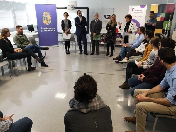 El EFIDES acogió el arranque de la séptima edición del Programa Explorer Palencia con doce proyectos y 17 jóvenes emprendedores