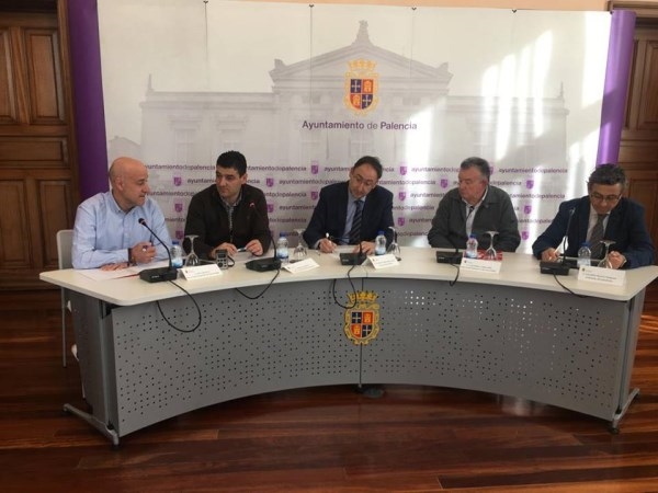 El Ayuntamiento de Palencia ha firmado tres convenios con el Club Natación Palencia, el Club Palentino de Piragüismo y el Club Atletismo Puentecillas