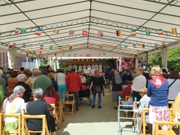 Más de 4.000 personas disfrutan de una jornada de convivencia y fiesta en Hermanas Hospitalarias