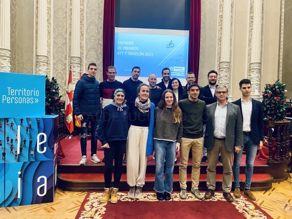 La Diputación de Palencia entrega los premios de los Circuitos Provinciales de Triatlón y de BTT