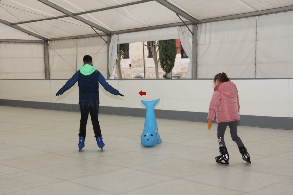 Una pista de patinaje de hielo sintético dirigida al público familiar llega a Palencia