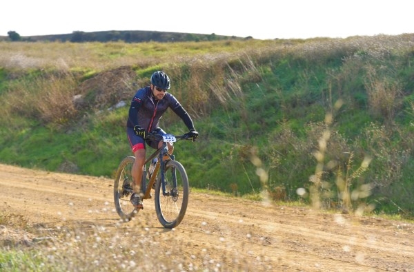 El servicio de Deportes de la Diputación, convoca, en colaboración con la empresa MAHLE, un certamen de diseño para maillot ciclista