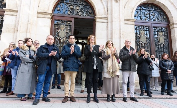 La Diputación de Palencia se suma al minuto de silencio por los guardias civiles fallecidos.