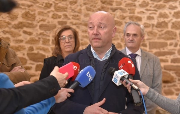 La Diputación de Palencia analiza en Paredes de Nava la problemática derivada de la presencia del topillo campesino