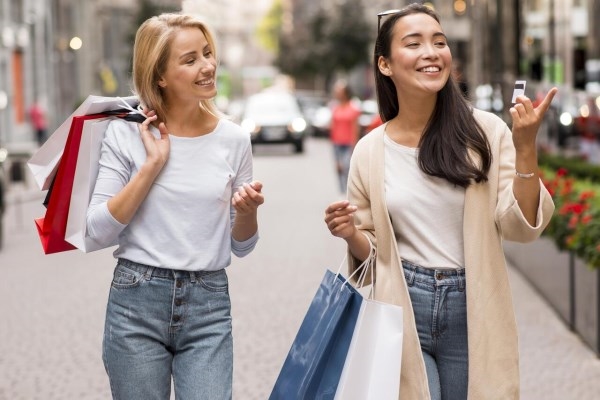 Aparcamiento y Comercio Local: cómo las aplicaciones de parkings están apoyando a los negocios locales