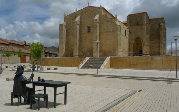 La Diputación colaborará en dotar de iluminación ornamental homogénea y eficiente a los monumentos del Camino  de Santiago