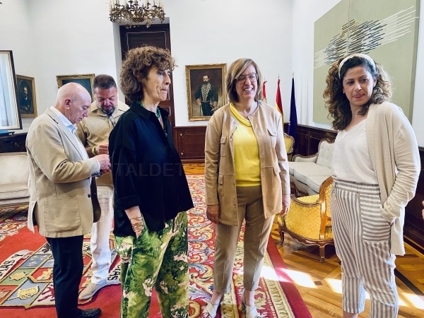 La artista Sally Gutiérrez becada en la Primera Edición del Premio Residencia Caneja 2024 con el proyecto ‘CARI CARRIÓN’ financiado por la Diputación