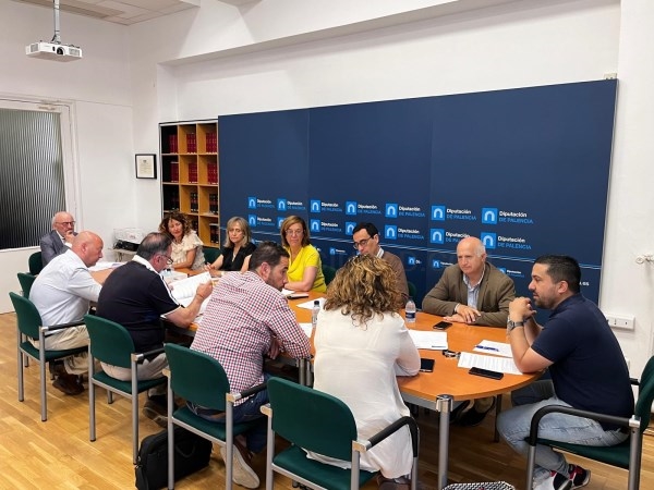 La Diputación vuelve a poner a disposición de los ayuntamientos 300.000 euros para ayudar en el correcto mantenimiento de sus colegios