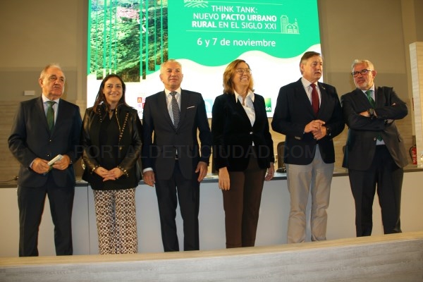 La alcaldesa, Miriam Andrés, participa en la inauguración del Foro 'Think Tank: Nuevo Pacto Urbano Rural en el Siglo XXI'
