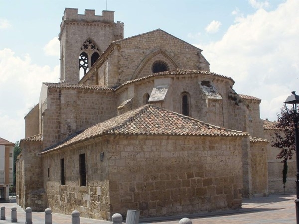 El Ayuntamiento de Palencia decide retirar la iluminación navideña de los entornos de San Miguel