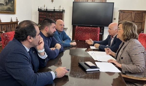 La Diputación estudiará colabora con el Ayuntamiento de Buenavista de Valdavia para mejorar las redes de abastecimiento en Arenillas de San Pelayo
