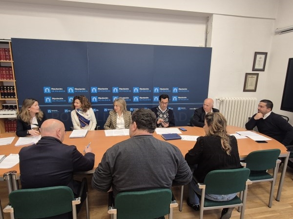La Diputación palentina renueva el compromiso con la ganadería de leche y mantiene la colaboración con la Federación Frisona de Castilla y León