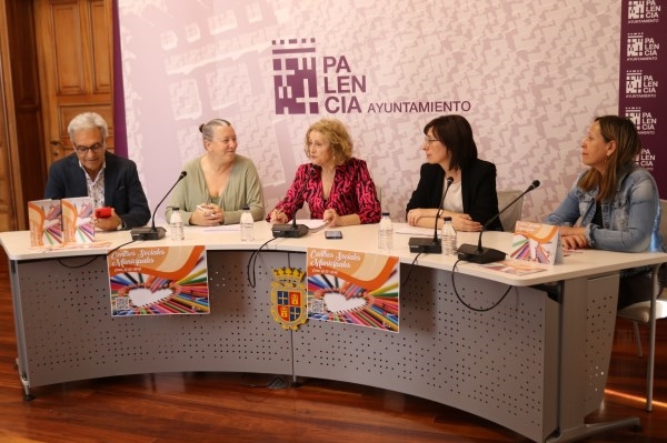 El Ayuntamiento de Palencia oferta más de 3.500 plazas a través del programa de talleres de los Centros Sociales, entre las más de 60 disciplinas