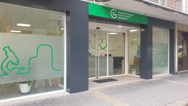 Entrega de premios concurso de ideas instalación de escultura en la rotonda de la Asociación Española Contra el Cáncer