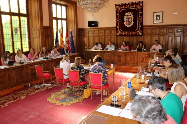 El Pleno del Ayuntamiento de Palencia aprueba la nueva Ordenanza que regula el servicio de recogida de basuras