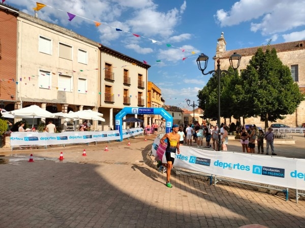 Cerca de 150 triatletas llegarán mañana a Dueñas en la tercera prueba del XIII Circuito de Triatlón “Diputación de Palencia”