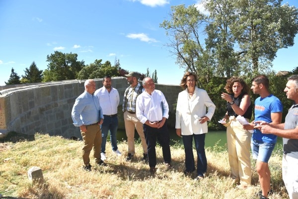 Las obras de recuperación integral del puente de Villaumbrales finalizan para mejorar la conectividad y sostenibilidad turística del Canal