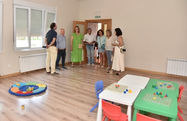 La presidenta, Ángeles Armisén, destaca en Baltanás el compromiso social de la Diputación