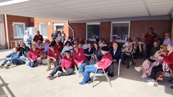 La Asociación Cultural Campaneros Villaltanos celebra el Día Internacional de las Personas Mayores en Saldaña