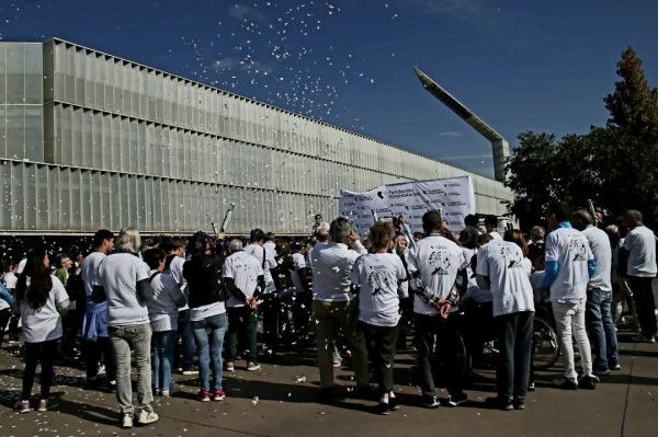 Palencia alza el vuelo por la salud mental: mariposas y esperanza en la marcha de la Fundación Hospitalarias