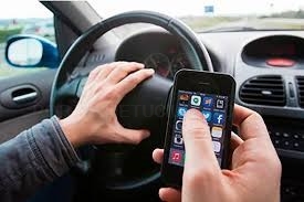 La Policía Local sanciona a 85 conductores por utilizar el móvil al volante dentro de la campaña contra las distracciones