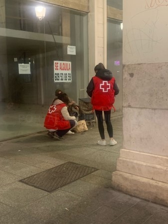 Cruz Roja refuerza su atención a personas sin hogar ante la llegada del frío