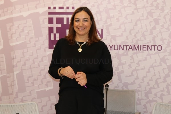La alcaldesa, Miriam Andrés, retoma el programa 'Puerta a Puerta' para escuchar directamente las demandas de los vecinos