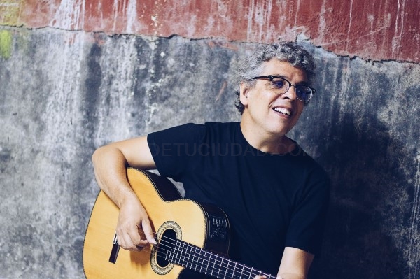 Pedro Guerra pone el broche de oro al I Ciclo ‘Susurros’ en el Teatro Principal de Palencia