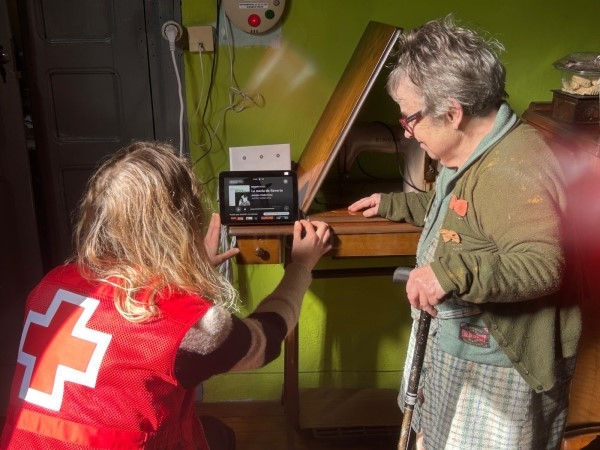 Voces en Red: una red de apoyo que conecta a más de 450 personas mayores en Palencia