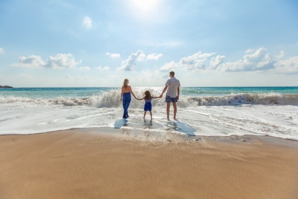 Un destino de playa con actividades acuáticas y culturales para todos y relativamente próximo a Palencia y Castilla y León
