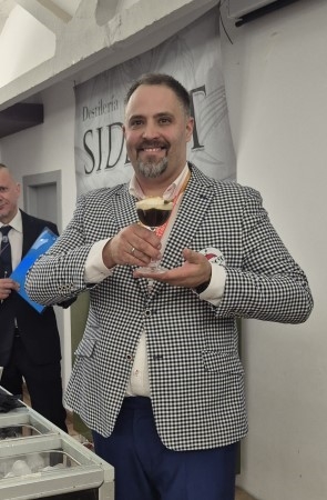 Jonathan Mendez Tapioles se proclama ganador del XLII Concurso de Coctelería de Castilla y León celebrado en Palencia