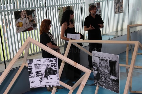 El Centro Cultural Lecrác acoge la muestra 'Viva', una reflexión sobre el olvido de Natalia Medina