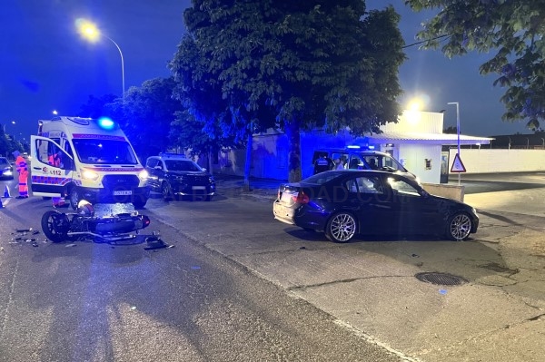 Herido un motorista en un accidente contra un turismo