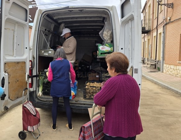 La Diputación de Palencia apoya a 38 comercios y vendedores ambulantes para garantizar el abastecimiento de alimentos en el medio rural