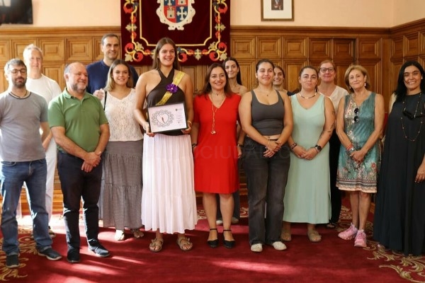 El Ayuntamiento de Palencia rinde homenaje a la jugadora de baloncesto, Amelia Alonso, tras ser proclamada subcampeona del mundo Sub17