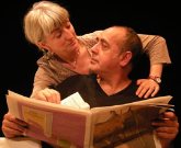 Escena ¡Al carajo la poesía! Raízde4teatro