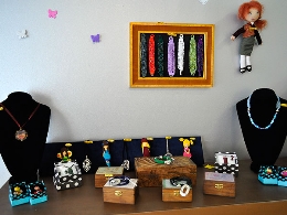 Cursos y talleres de manualidades: pintura, bisuterías, fofuchas, mamás y niños,...