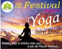 Festival de Yoga al Aire Libre en San Lorenzo a Favor de Médicos Sin Fronteras