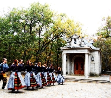 La Aldaba celebra con una exposición el décimo aniversario de su grupo folklórico