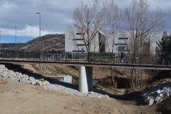 Inaugurada la pasarela peatonal de acceso al Hospital General de Villalba