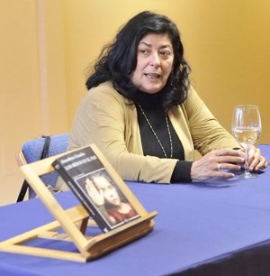 Almudena Grandes se reencuentra con Becerril de la Sierra