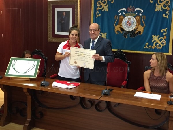 El Escorial rinde público reconocimiento a la deportista Patricia García por su participación en Rio’16