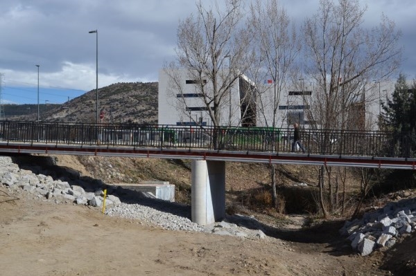 Inaugurada la pasarela peatonal de acceso al Hospital General de Villalba