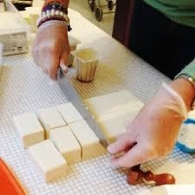 TALLERES DIRIGIDOS A PÚBLICO ADULTO