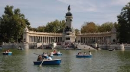 ALQUILER DE BARCAS DE REMOS Y BARCO SOLAR