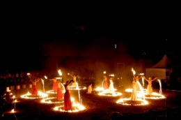Conde Duque celebra el solsticio de verano con un espectáculo de música, danza y fuego
