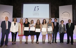 ENTREGA DE BECAS DEL PROGRAMA "FOR WOMAN IN SCIENCE"
