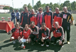 Los futbolistas madrileños Pro Salud Mental, terceros en el torneo nacional Puerta Abierta