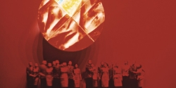 Primera retrospectiva del NSK colectivo de artistas eslovenos multidisciplinar y polifacético