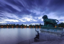 Luz, música y creatividad inundan el Sitio de El Retiro y El Prado en Luna de Octubre